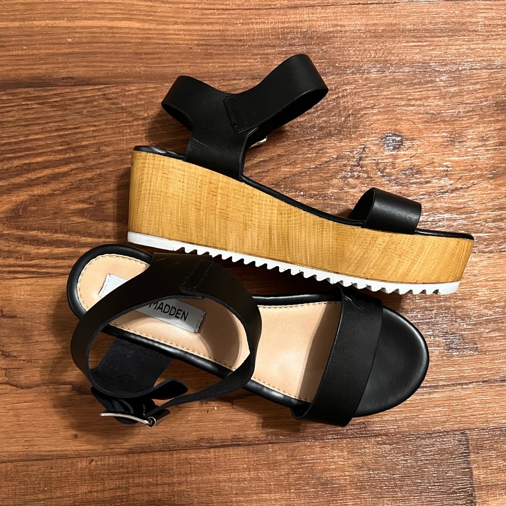 UEC Steve Madden black leather platform ankle strap sandals size 7